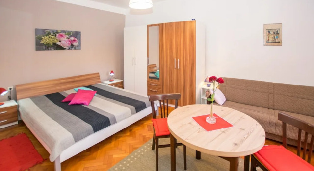 Pleasant 4 person apartment Ana, Reserva ahora Apartamento Hoteles en Pula con aparcamiento, Aparcamiento