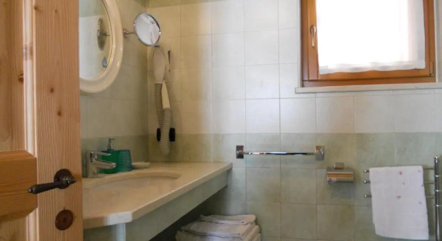 Четырёхместный номер Standard с балконом Hotel Garnì Salvanel