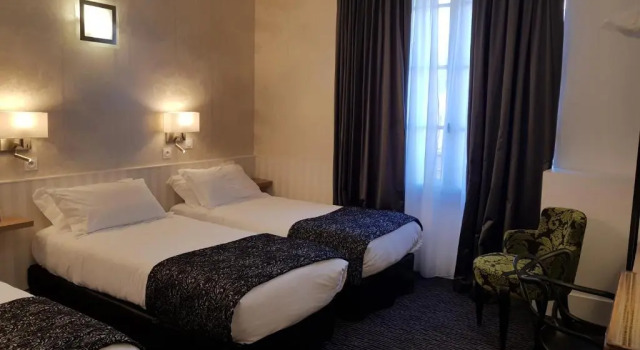 Трёхместный номер Standard Hôtel Raymond 4 Toulouse