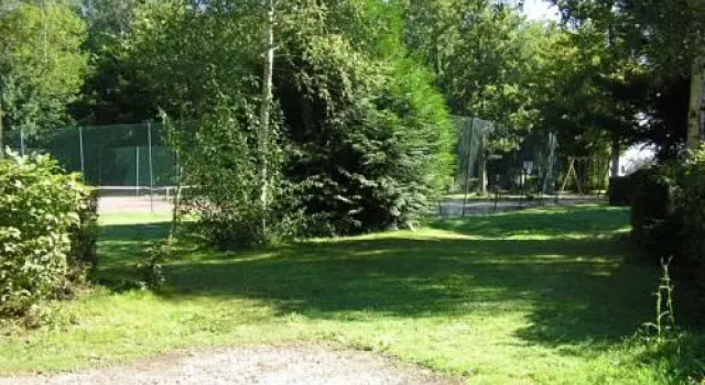 Camping du Bois Guillaume, Rezerwuj Pole kempingowe Boismorand 