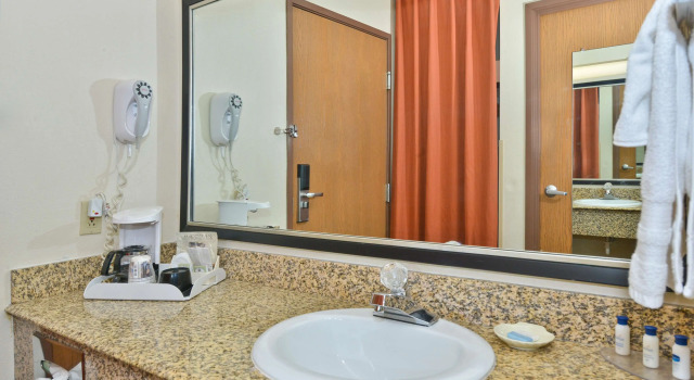 Четырёхместный номер Standard Best Western Marion Hotel