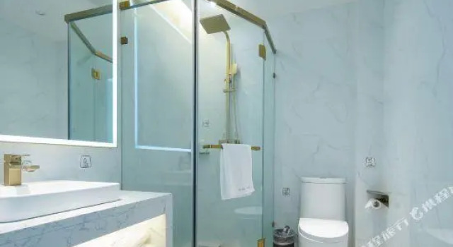 7 Days Premium Hotel (Deyang Wuzhou Square store), Book Hotel Deyang Sichuan