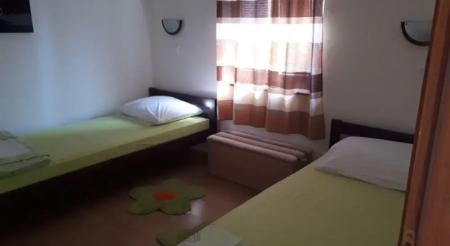 Mari - 100 m From Beach - A2, Book Lejlighed Petrcane Zadar County