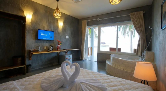 Бунгало рядом с пляжем Cosian Bay Phu Quoc Resort