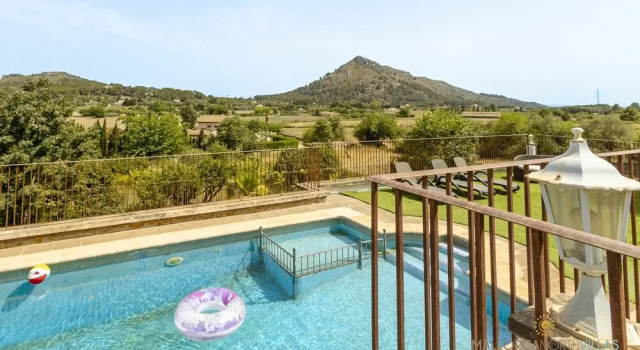 Вилла с балконом Villa in Alcudia Near Puerto Alcudia Beach