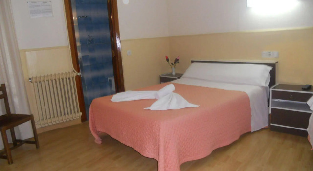 Hostal Olga, Забронировать Хостел Мадрид Провинция Мадрид, рядом с Дом-музей Лопе де Вега