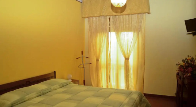 Hotel Ristorante Il Pino, Забронировать Отель Кьюси Val di Chiana