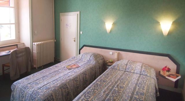 The Originals City, Hôtel Le Boeuf Rouge, Saint-Junien, Prenota Hotel Hotel a Alta Vienne con colazione, Colazione