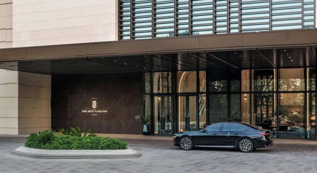 The Ritz-Carlton, Bangkok, Забронировать Отель Патумван Бангкок, рядом с Мемориальная больница короля Чулалонгкорна