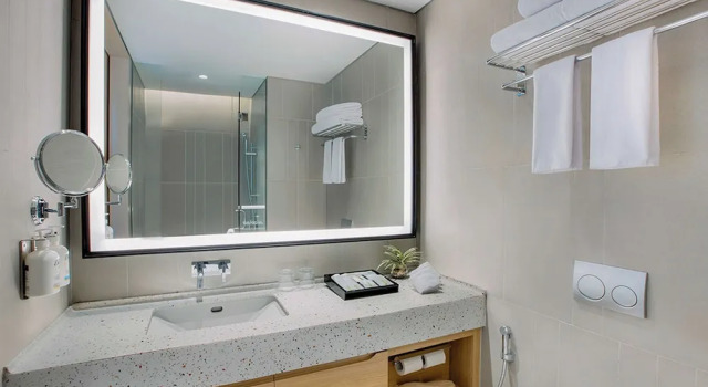 Номер Standard с балконом Holiday Inn Lampung Bukit Randu by IHG