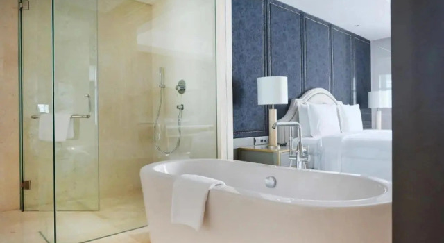 Люкс с видом на парк Goodrich Suites, Jakarta