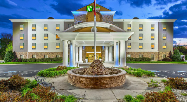 Holiday Inn Express & Suites Morristown by IHG, Varaa Hotelli Hotellit Tennessee aamiaisella, Aamiainen