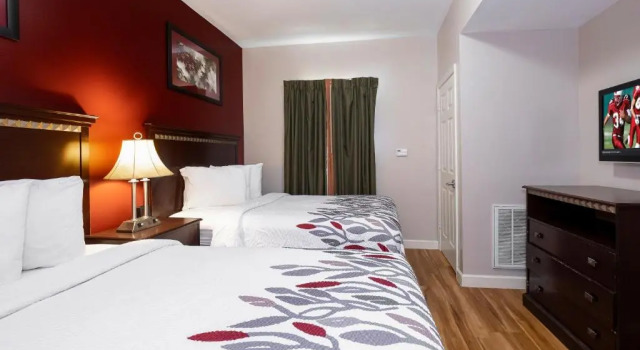 Четырёхместный люкс Red Roof Inn & Suites Wilson