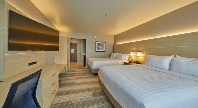 Четырёхместный номер Standard Holiday Inn Express & Suites - Hermiston Downtown by IHG