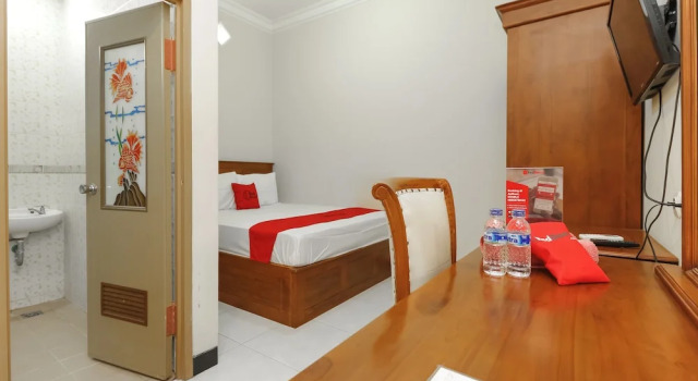 RedDoorz @ Manahan
