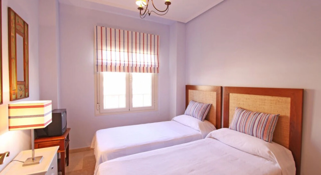 1039 Beach Front 2 Line Penthouse, Забронировать Отель Марбелья Коста-дель-Соль, рядом с Пристань для яхт Кабопино