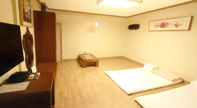 Номер Standard Changwon Olympic Hotel
