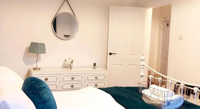Апартаменты Flat 12A - Central, modern, bright apartment with free wifi