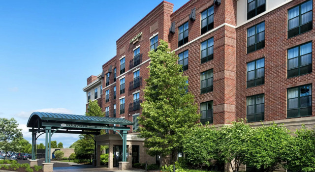 Courtyard by Marriott Saratoga Springs, Забронировать Отель Саратога-Спрингс штат Нью-Йорк, рядом с Saratoga Springs Visitor's Center
