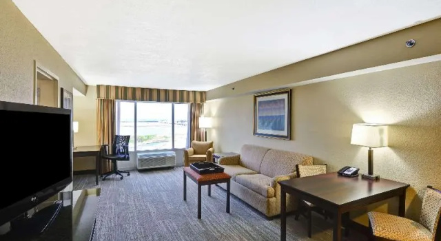 Люкс с видом на залив Hampton Inn Mobile/East Bay