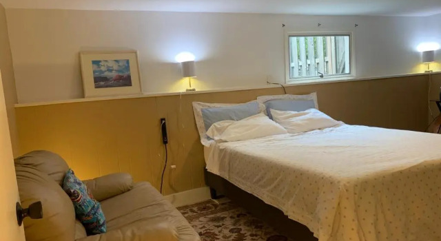 Private Suite 3 Bedrooms&Living near U-District, Забронировать Отель Сиэтл штат Вашингтон, рядом с Кинотеатр Grand Illusion