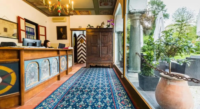 Hotel Schloss Leonstain, Забронировать Отель Отели Пёрчах-ам-Вёртерзе с парковкой, рядом с Congress Center Wörthersee, Парковка