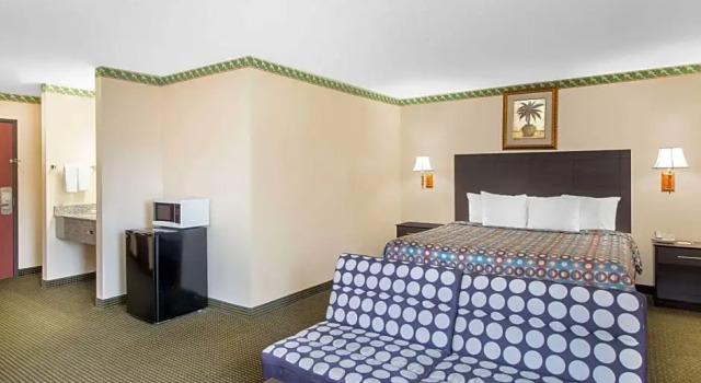 Номер Standard Days Inn by Wyndham Sullivan