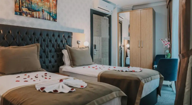 Grand Lark Otel
