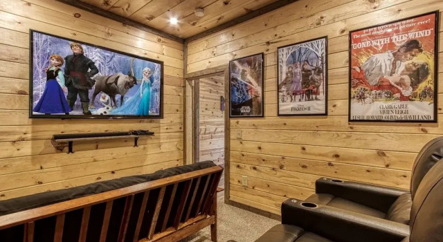 Ern822 - Smoky Oasis - Great Location, Private Indoor Heated Pool! 3 Bedroom Cabin by RedAwning