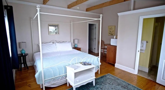 Четырёхместный люкс с 2 комнатами Glenmoor By the Sea