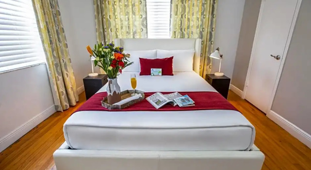 Студия для гостей с ограниченными возможностями Beachside All Suites Hotel