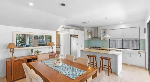 Вилла Luxury с 3 комнатами с видом на воду Noosa Village River Resort
