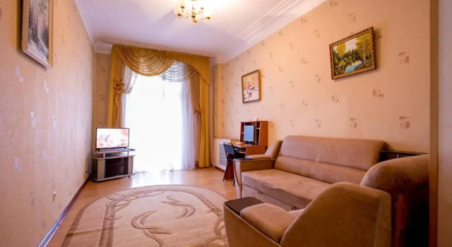 Apartments In The Center Of Nikolaev, Book Lejlighed Hoteller i Nikolayev med parkering, Parkering