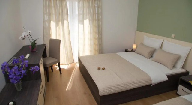 Четырёхместный номер Standard с балконом и с видом на море Bed & Breakfast Marta & Tona