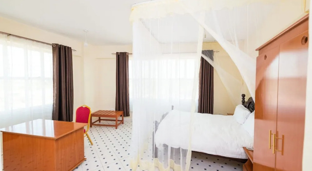 Shuhan Hotel Kabati, Book Hotel Hoteller i Kenol med parkering, Parkering