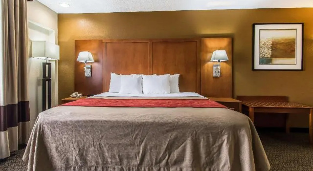 Номер Standard SureStay Plus by Best Western Mobile I-65