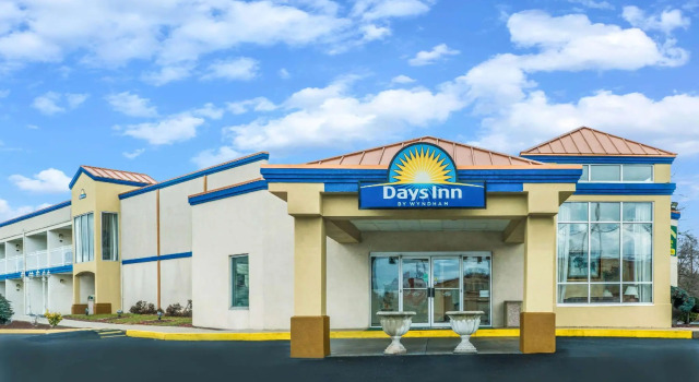 Кровать в общем номере Days Inn By Wyndham Carlisle North