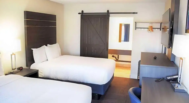 Четырёхместный номер Deluxe Travelodge by Wyndham Santa Rosa Wine Country