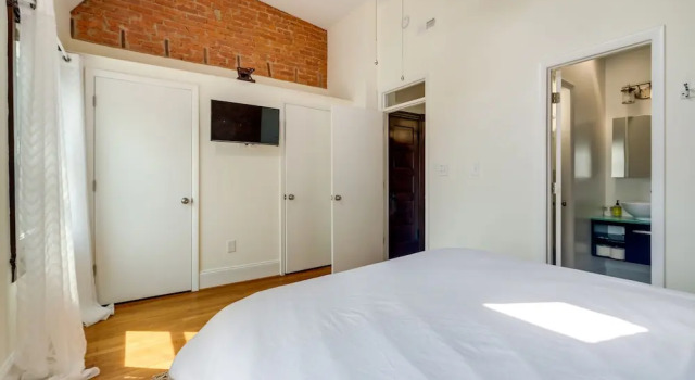 Апартаменты Washington, DC Townhome w/ Deck + Gas Grill