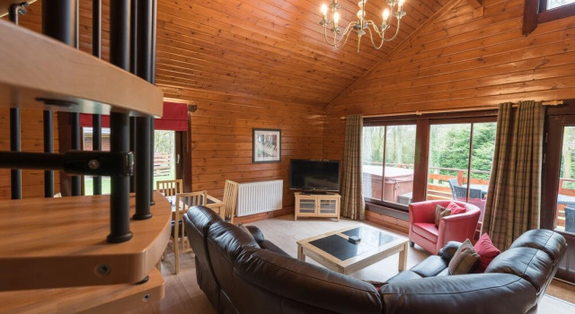 Lady Galloway Lodge 29 with Hot Tub, Newton Stewart, Book Hotel Minnigaff Scotland