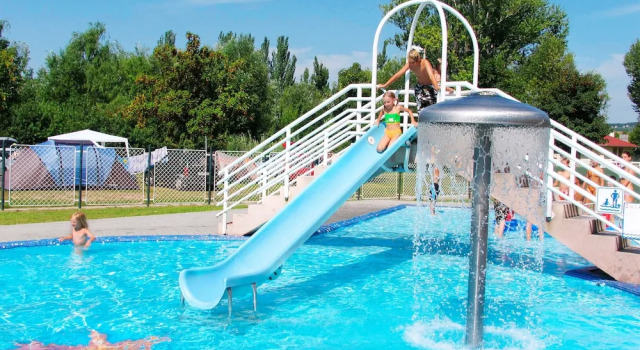Happy Camp mobile homes in Füred Camping, Reserva ahora Camping Camping y glamping en Veszprem, Camping