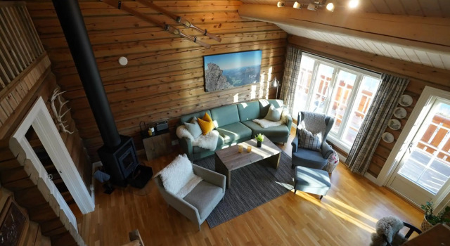 Lake View Apartment with loft