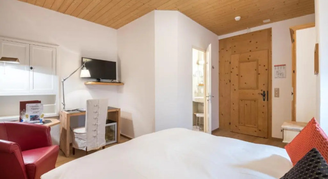 Одноместный номер с видом на горы Schweizerhaus Swiss Quality Hotel