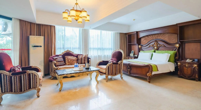 Xinglong Old Banyan Hotel, Book Hotel Hotels in Wanning with Parking, Parking