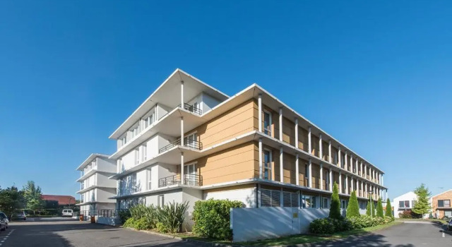 Studio meuble avec parking idealement place