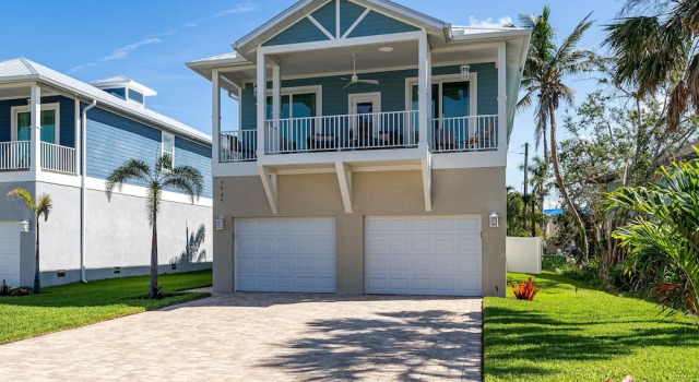 Welcome to 5545 Palmetto Street All NEW! Just Built! Book It NOW! home, Забронировать Дом для отпуска Отели Fort Myers Area с парковкой, Парковка