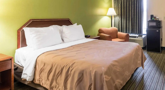 Номер Standard Quality Inn Alexandria