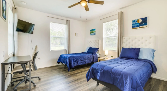 Коттедж Ocala Vacation Rental in Downtown w/ Covered Patio