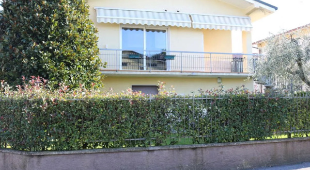 Madonnina 12 (LAZ620), Prenota Hotel Hotel a Veneto con parcheggio, Parcheggio