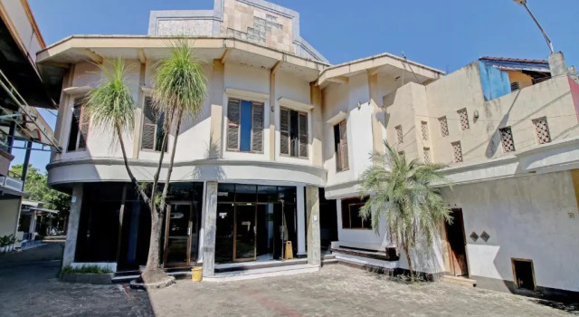 SPOT ON 90372 Hotel Arum Jaya, Забронировать Отель Отели Матарам с парковкой, рядом с Lombok Epicentrum Mall, Парковка